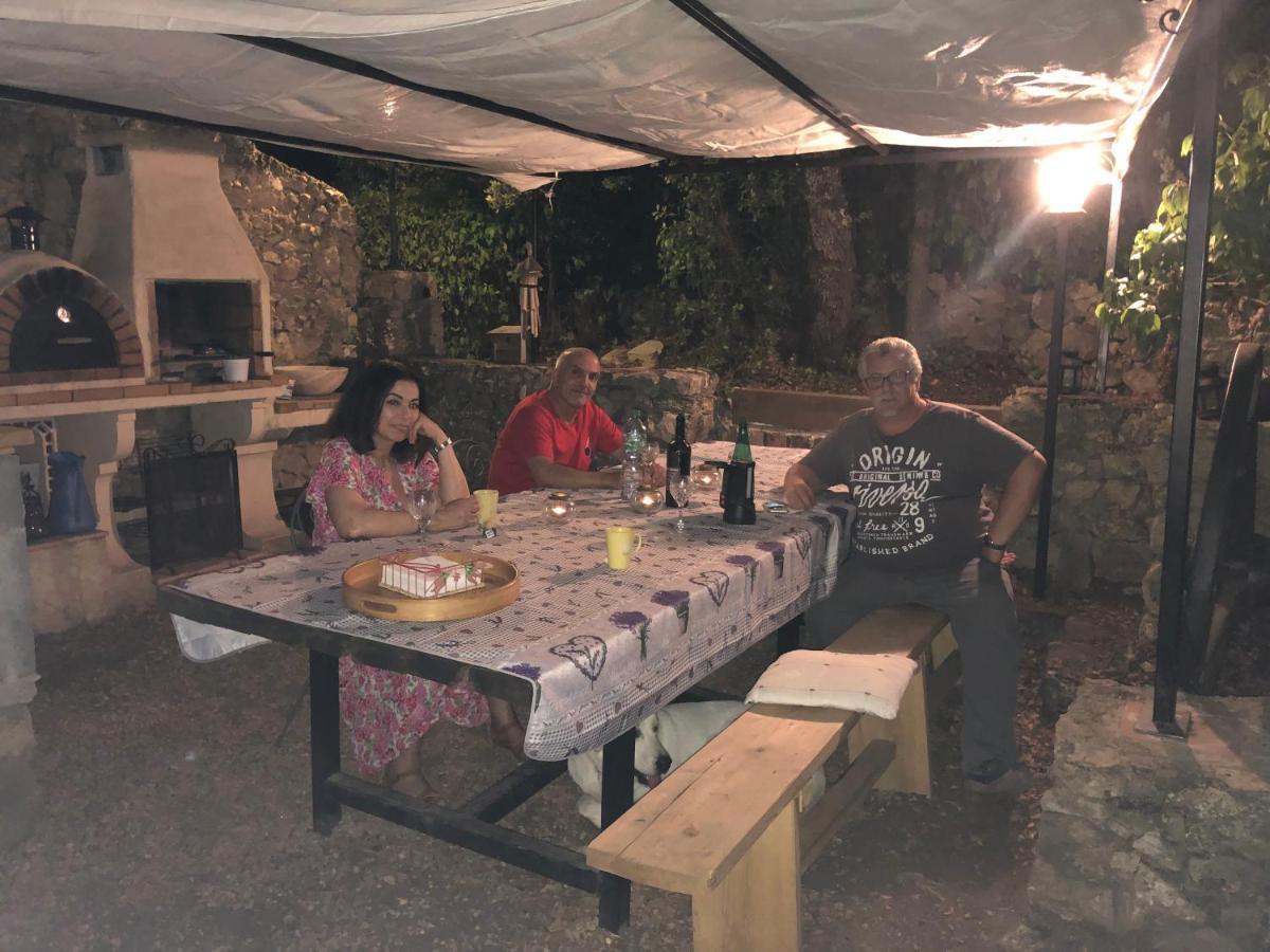 Bed and Breakfast Crazy Foxy Retreats Fox-Amphoux Esterno foto